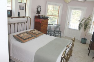 The guest suite features a full bath and kitchenette. Photo by Bethany Turner