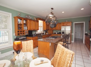 Dining nook and kitchen, photo by Mike Boswell.