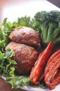 Crab cakes come authentically Maryland-style; the owner once ran a restaurant in Baltimore. The dish is served with broccoli and sweet potato fries. 